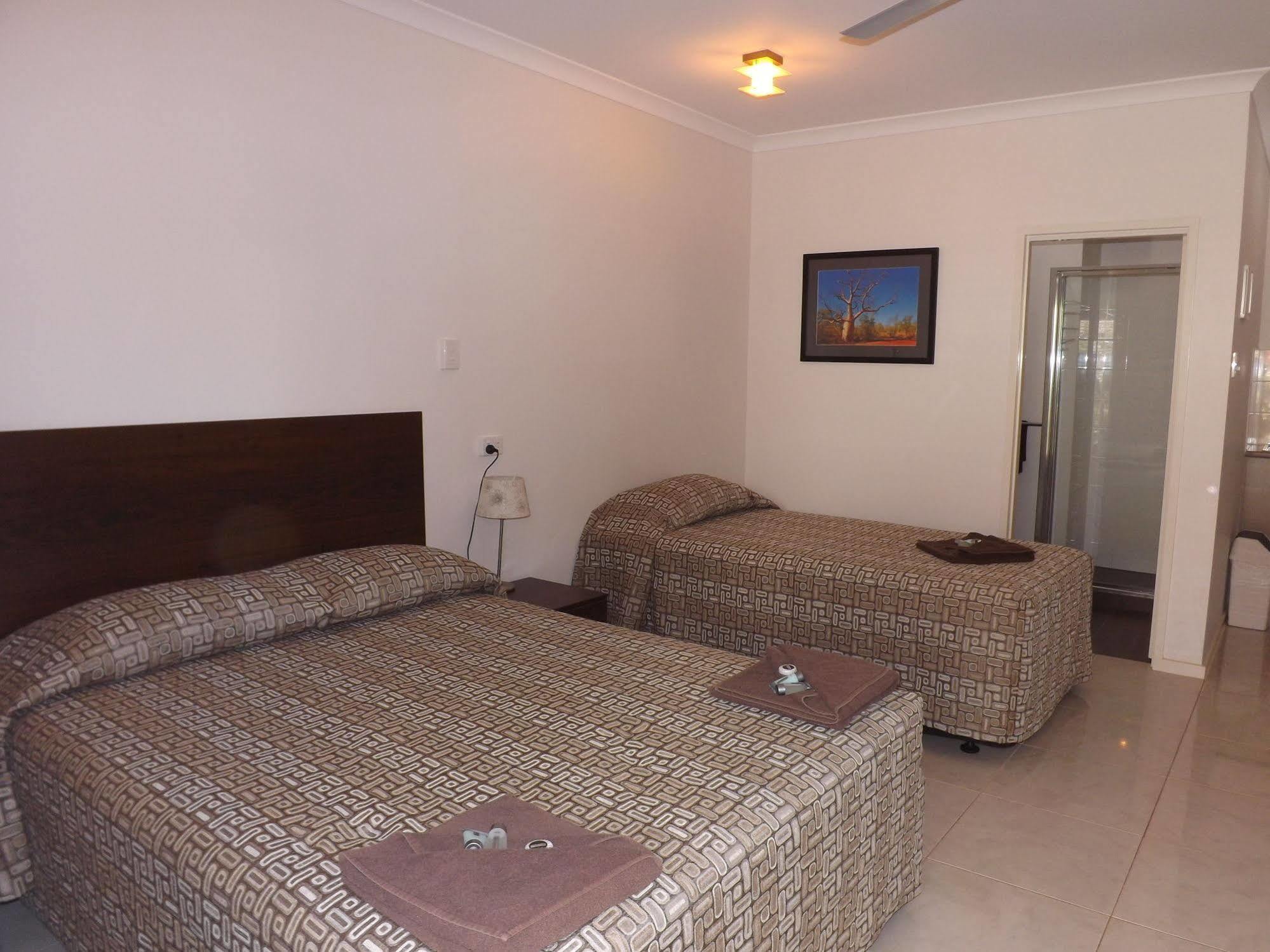 Derby Lodge Motel Экстерьер фото